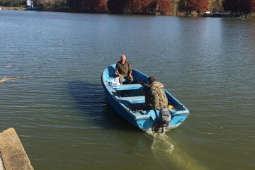 Общински служители установиха незаконен риболов на езерото край село Николово