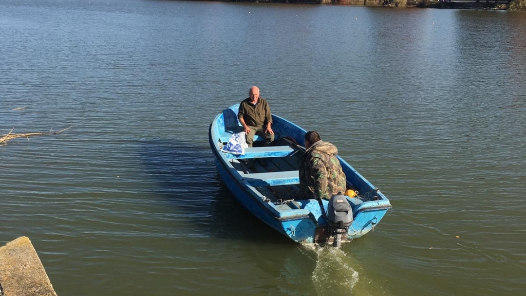 Общински служители установиха незаконен риболов на езерото край село Николово