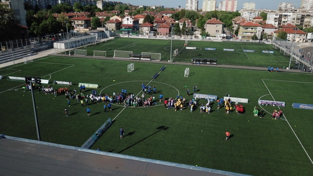 Любовта към футбола и „Дунав“ събра над 250 деца на едно място за празника на Русе