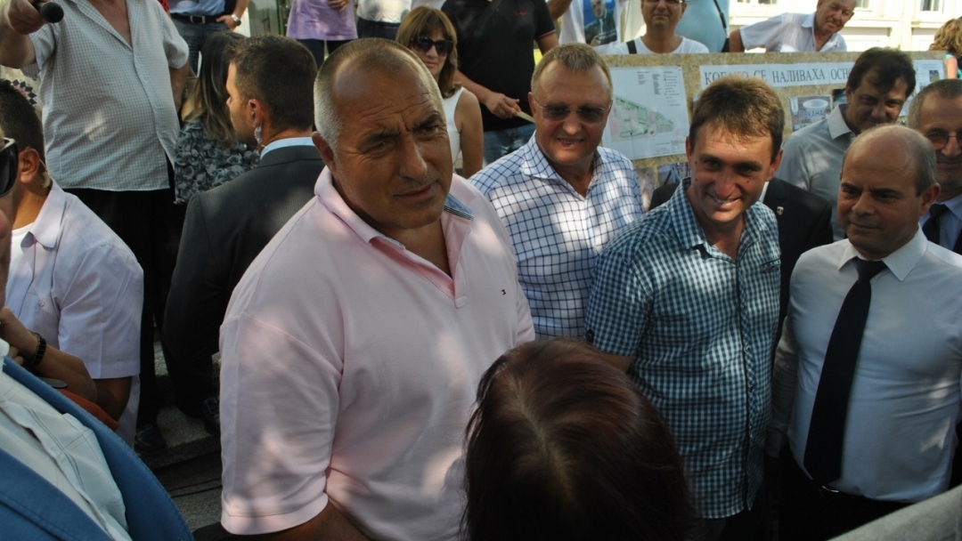 Министър-председателят Бойко Борисов посети обновената църква в Басарбовския скален манастир