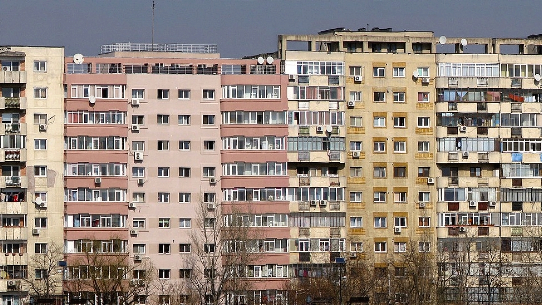 Общинският съвет одобри процедурата за продажба на 130 общински жилища