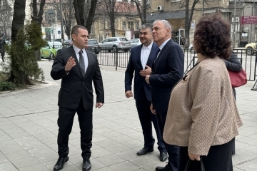 Ученици от ПГИУ „Елиас Канети“ представиха иновативни бизнес идеи пред министъра на образованието и кмета на Русе