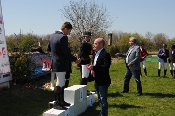 Кметът Пламен Стоилов връчи наградите на победителите в Държавното първенство по всестранна езда