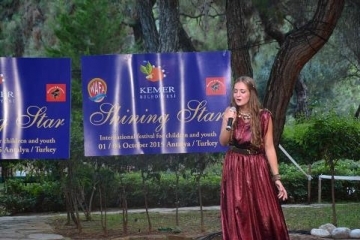 Талантите Мирела и Аделина с нови награди от конкурс в Турция