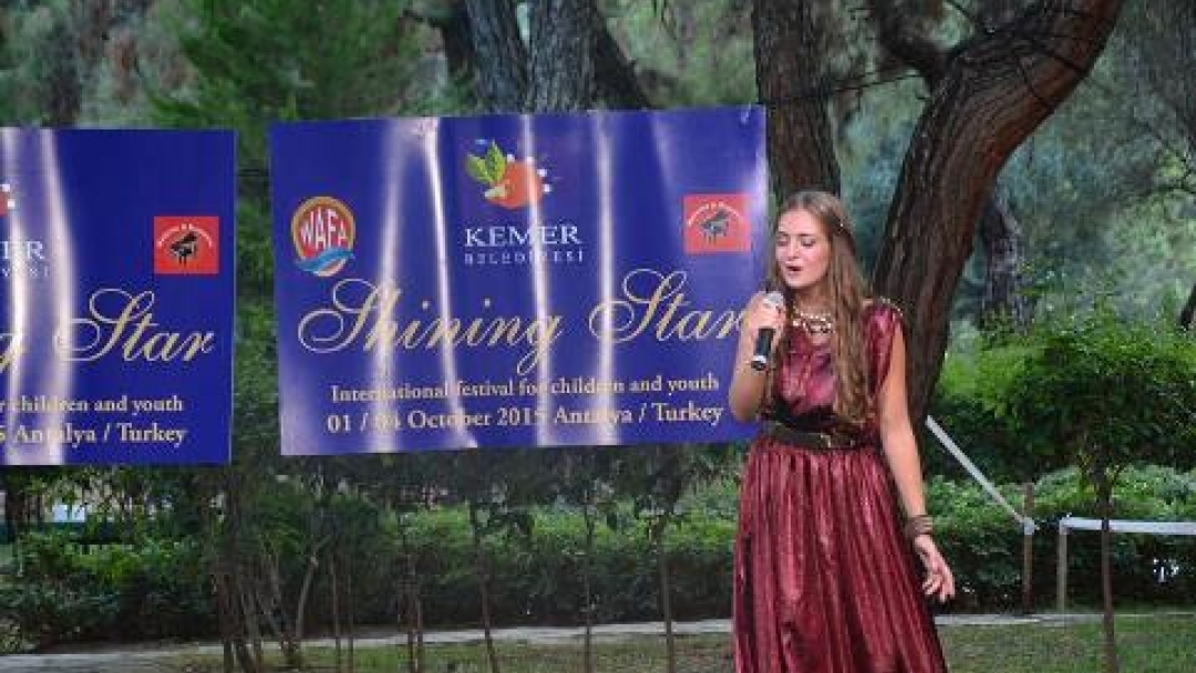 Талантите Мирела и Аделина с нови награди от конкурс в Турция