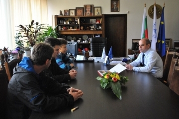 Деветокласник ще представя Русе на полуфинал на «България търси талант»