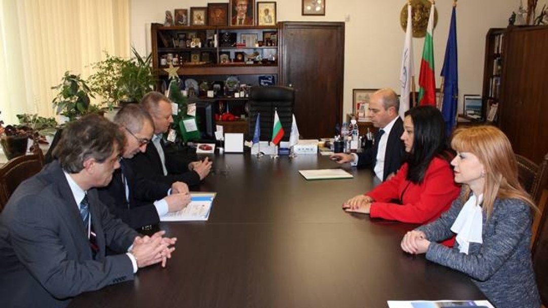 Лиляна Павлова представи Националната програма за енергийна ефективност пред стотици русенци