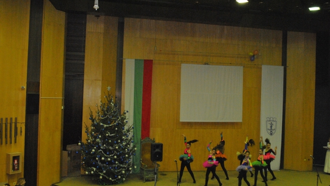 Община Русе подари коледен концерт на деца - потребители на социални услуги