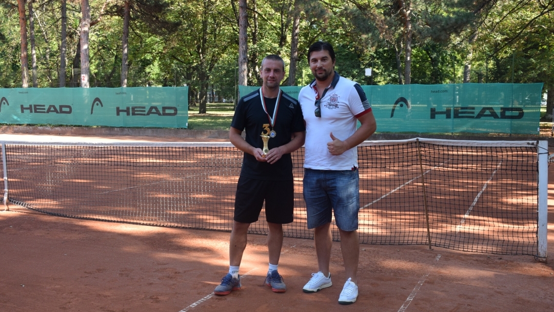 Наградиха победителите от турнира по тенис, организиран от Работнически клуб „Спорт и здраве“ - Русе