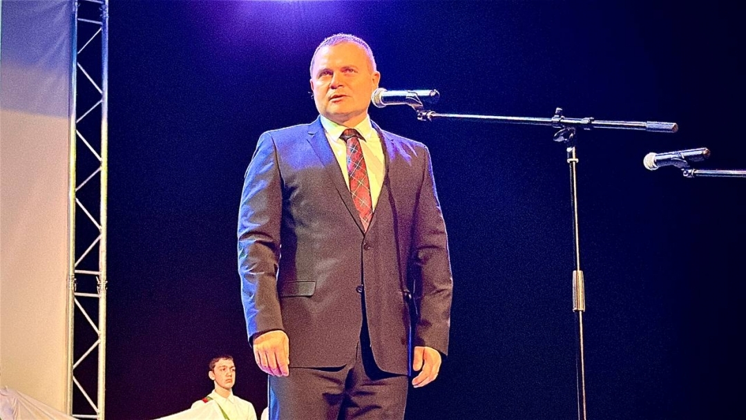 Пенчо Милков отличи Гимназията по туризъм за 75 г. от нейното основаване