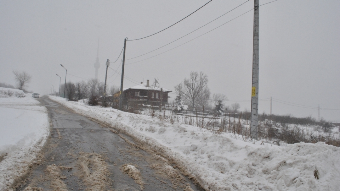 Продължава денонощното почистване на пътната мрежа в община Русе