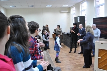 Кметът Пламен Стоилов посети ремонтираната хорова зала