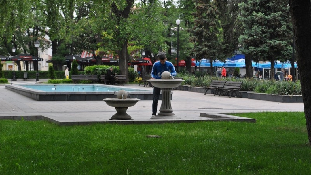 Работят градските чешмички в централната част на града