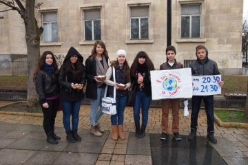 Акция на "Младежки парламент" към Общински Младежки Дом - Русе по повод Денят на Земята