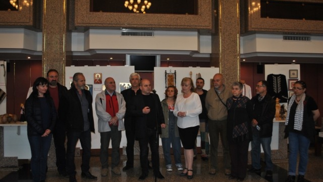 Кметът Пламен Стоилов присъства на откриването на Великденска изложба на Дунавската задруга на народните художествени занаяти
