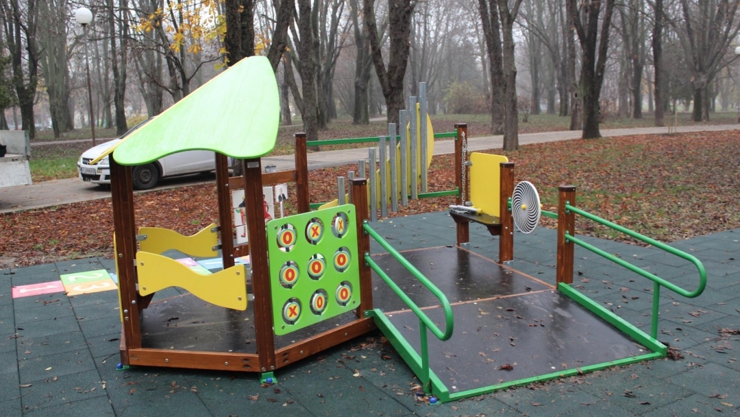 Откриха ново съоръжение за деца със специални потребности в Парка на възрожденците