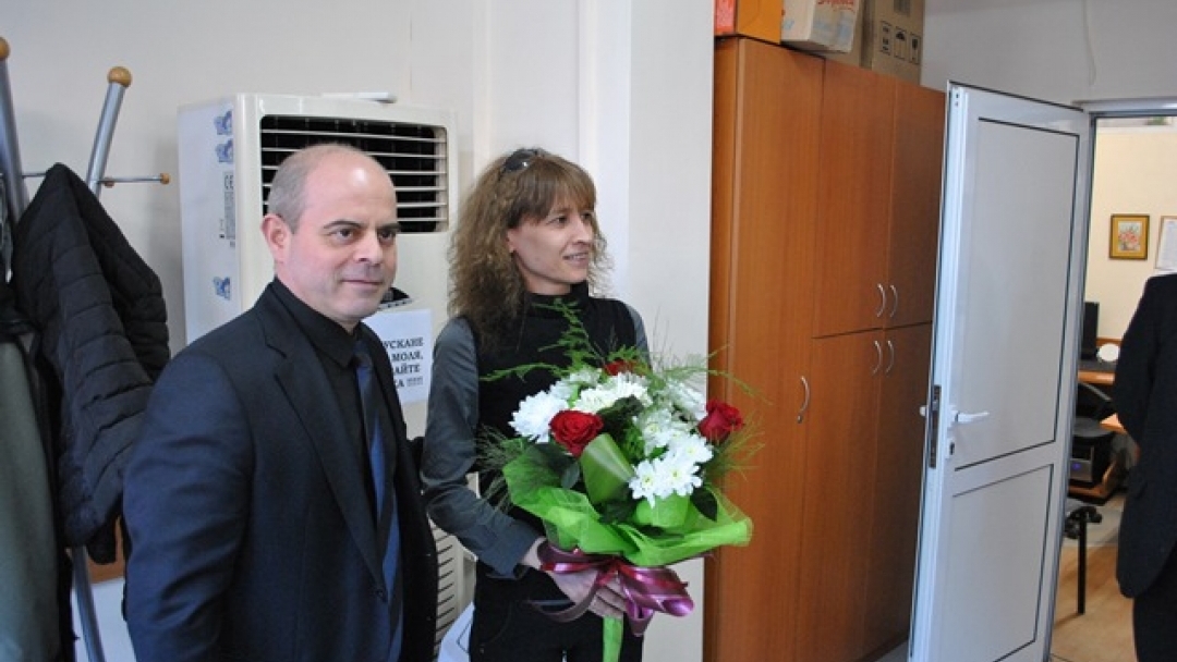 Кметът Памен Стоилов боядиса великденски яйца