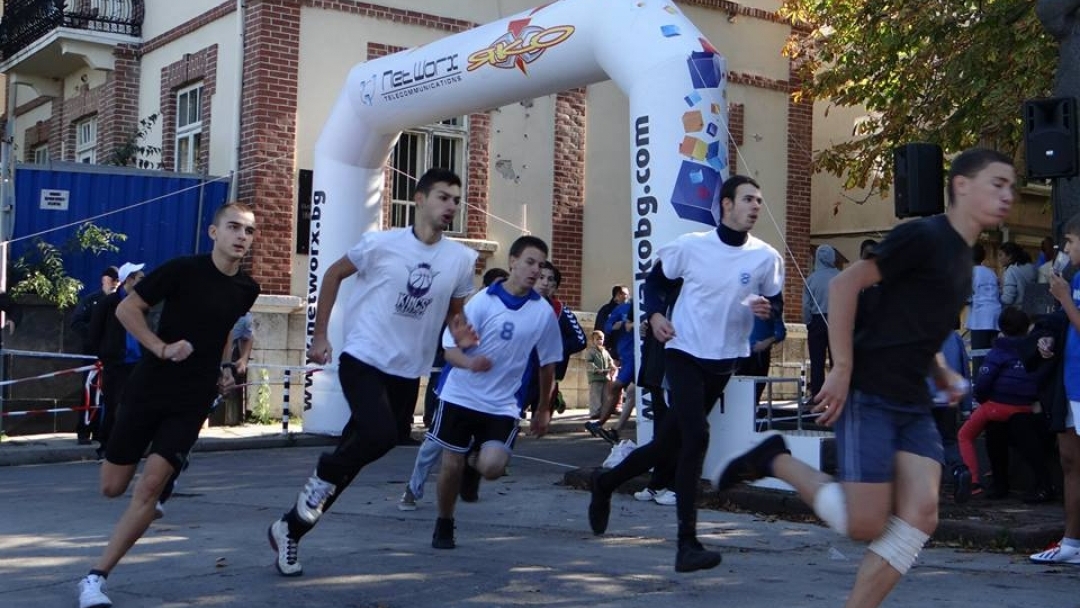 Над 220 деца и младежи мериха сили на традиционния крос „Баба Тонка”