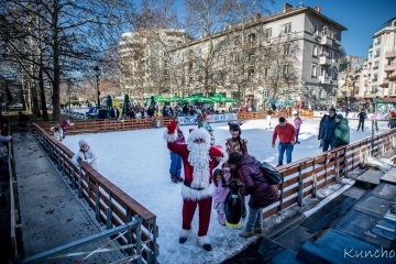 Леденият парк в Русе отваря утре с нови атракции, повече къщички и Виенско колело