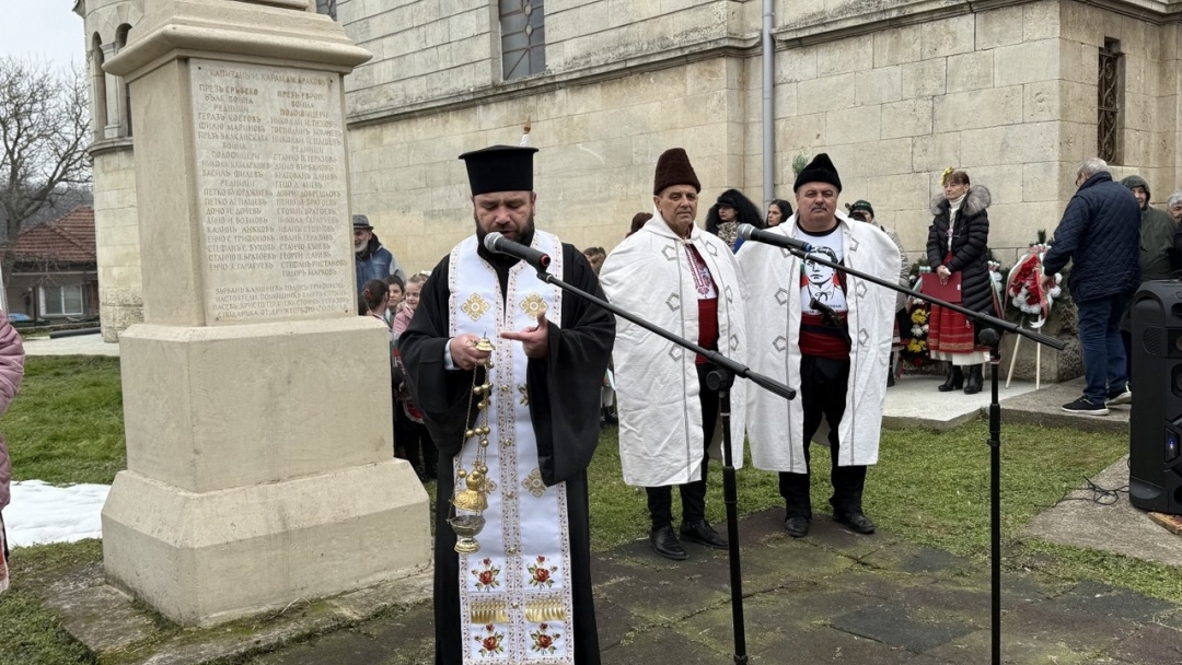Със залпове на Черешовото топче в Долапите честваха Трети март