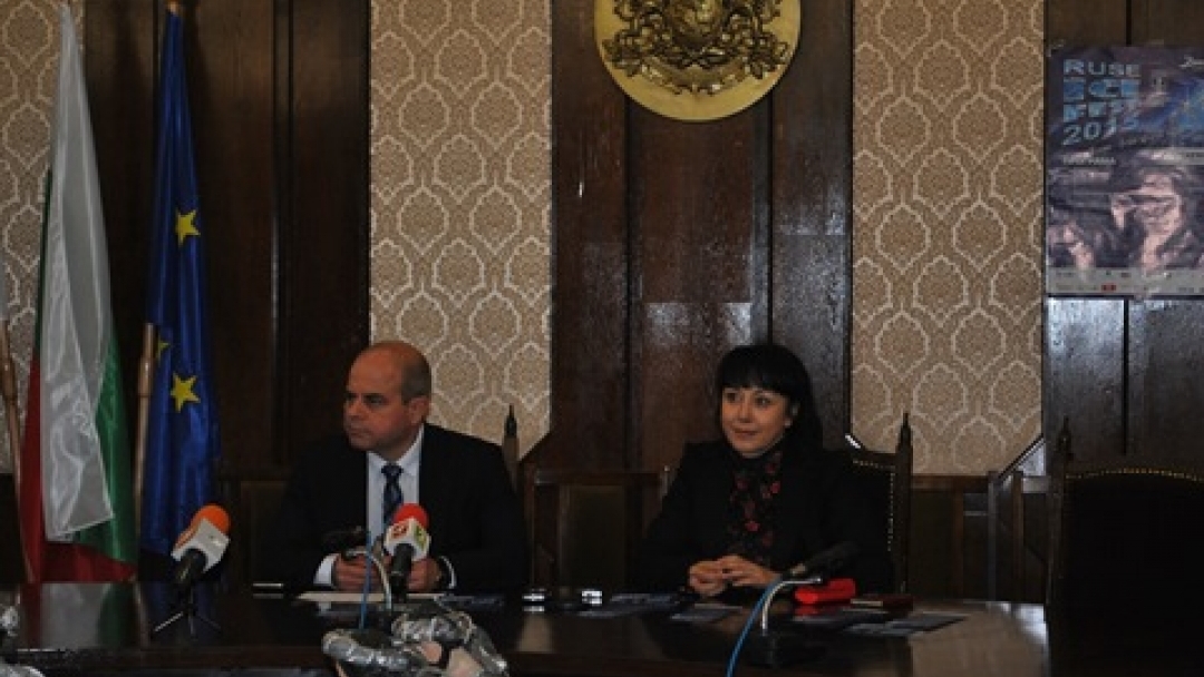 Световно известни имена в ледения карвинг творят в Русе