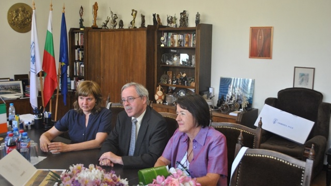 Кметът Пламен Стоилов се срещна с  ирландския посланик Джон Бигър