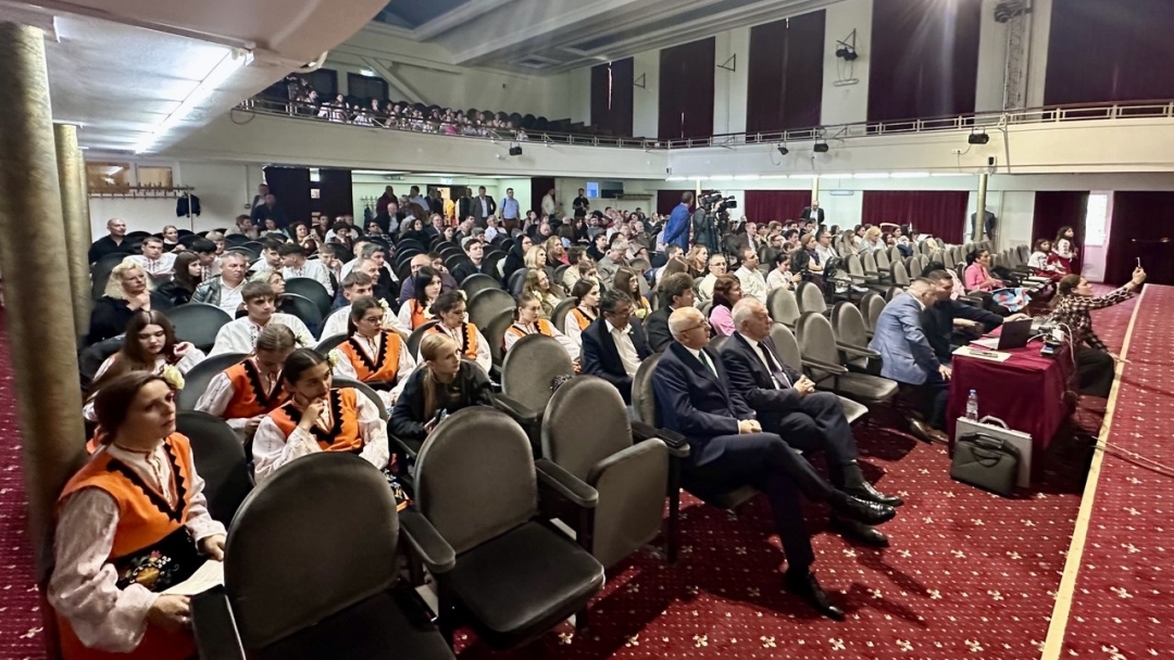 Зам.-кметът Енчо Енчев бе сред официалните гости на Шестата среща на българите в Румъния