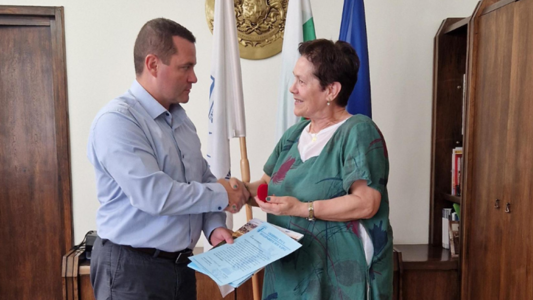 Кметът награди певицата Росица Борджиева със значка „Русе“