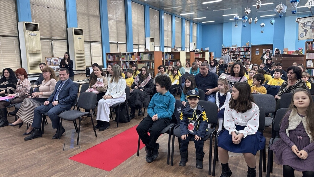 С над 200 прочетени книги 10-годишният Симеон Гюров стана най-четящото дете на Русе за 2025 г.