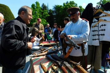 Русенското дружество „Традиция“ отбелязва 25 години с мащабна изложба на оръжие и униформи тази събота