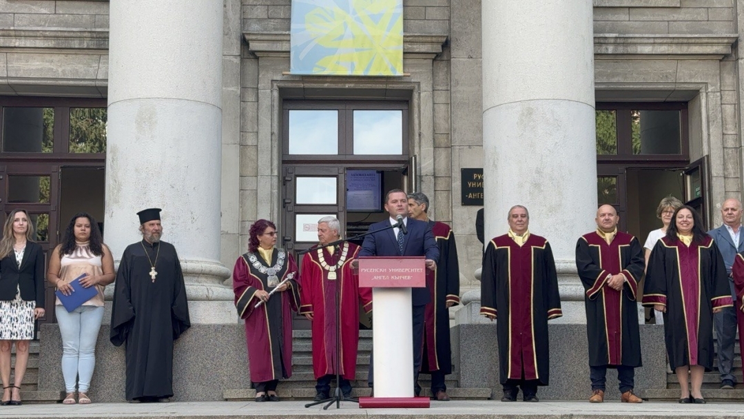 С тържествени церемонии бе даден старт на учебната година в училищата и детските градини в община Русе