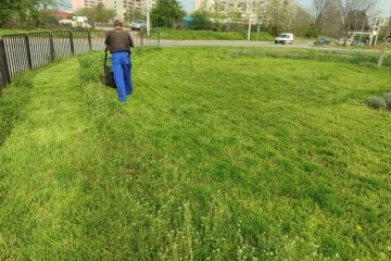 Започва косенето на тревните площи в Русе