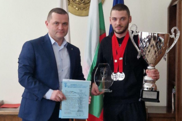 The mayor awarded the vice world champion in motorised water- sports Viktor Lyubenov