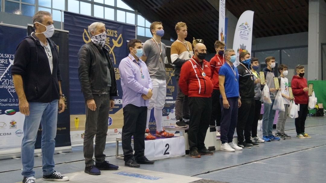 Община Русе отличи медалистите от Клуба по фехтовка „Дунав“