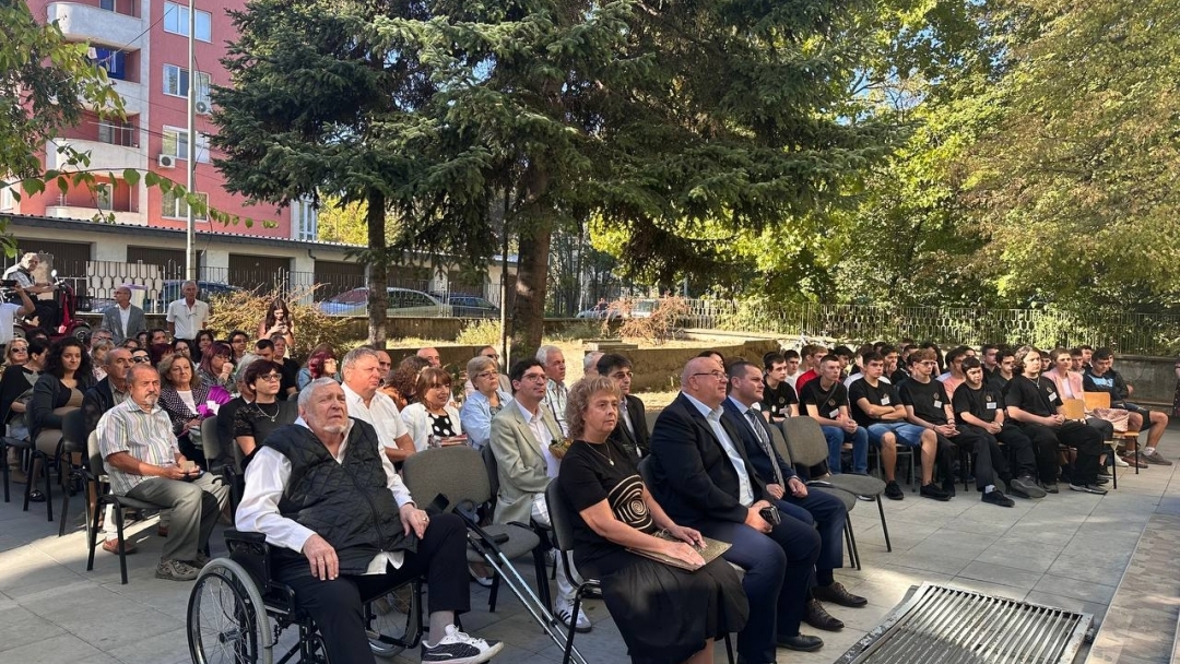 120 г. от рождението на Апостол Арнаудов отбелязаха в ПГ по електротехника и електроника