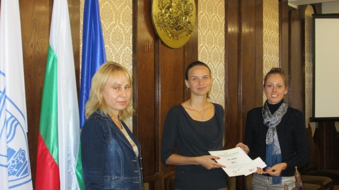 Осиновители на зелени площи от Русенския кей получиха сертификати