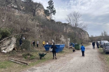 Община Русе се включи в акцията за почистване на хижа "Алпинист" край Басарбово