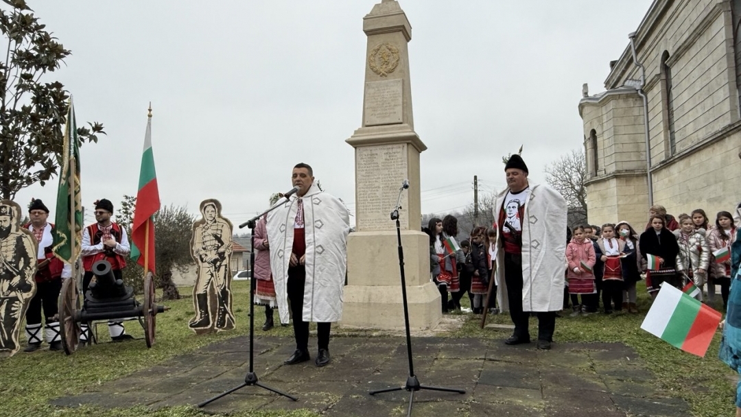 Със залпове на Черешовото топче в Долапите честваха Трети март