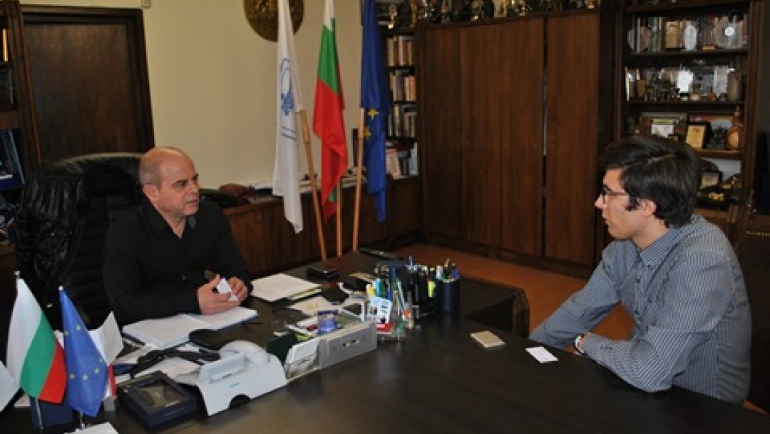 Кметът Пламен Стоилов се срещна със Слави Дяковски – студент на годината 2015