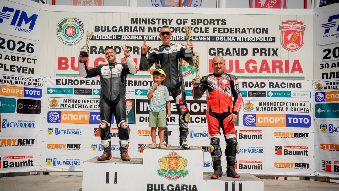 В памет на Димитър Калчев: „Grand Prix България 2026“ събра пилоти от България, Румъния и Гърция на писта „Долна Митрополия“
