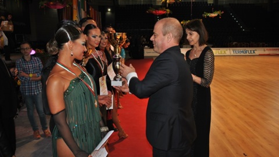 Кметът Пламен Стоилов награди танцови двойки във второто издание на Откритото Световно първенство по спортни танци