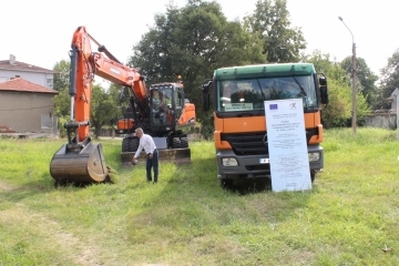 Състоя се първа копка на обект „Рехабилитация и реконструкция на ул. „Шипка“ в участъка от ул. „Чипровци“ до бул. „България“
