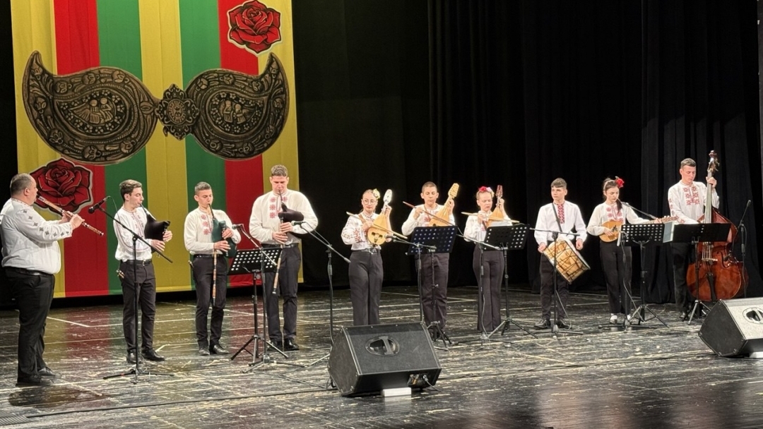 Националният фолклорен конкурс „Дунавски славеи“ събра в Русе младия елит на народната музика