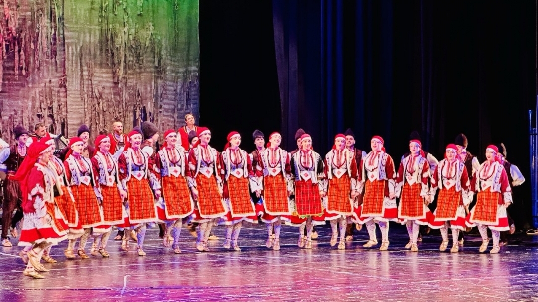 Фолклорен ансамбъл „Русчуклийче“ отбеляза 40 години с концерт „В ритъма на вдъхновението“