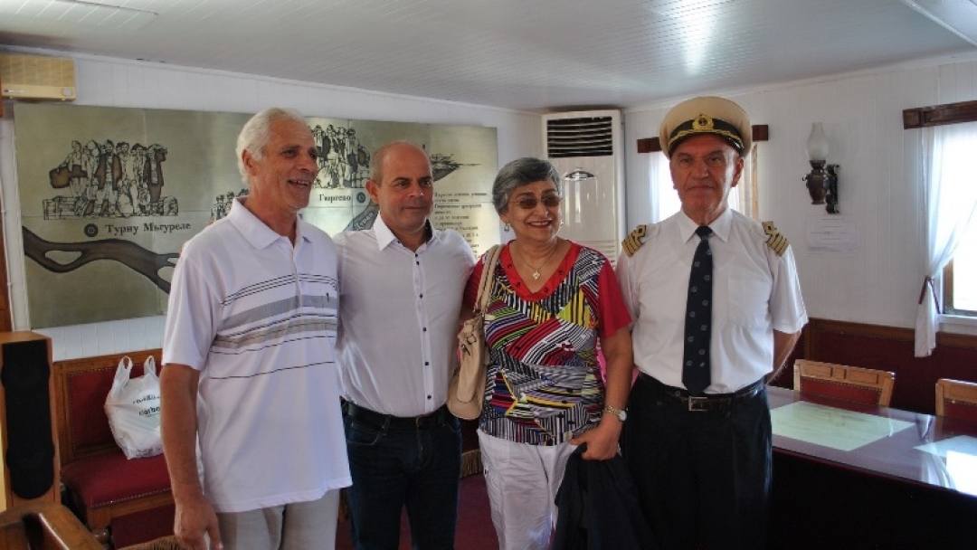 Кметът Пламен Стоилов и зам.-кметът Страхил Карапчански се качиха на кораба „Радецки“