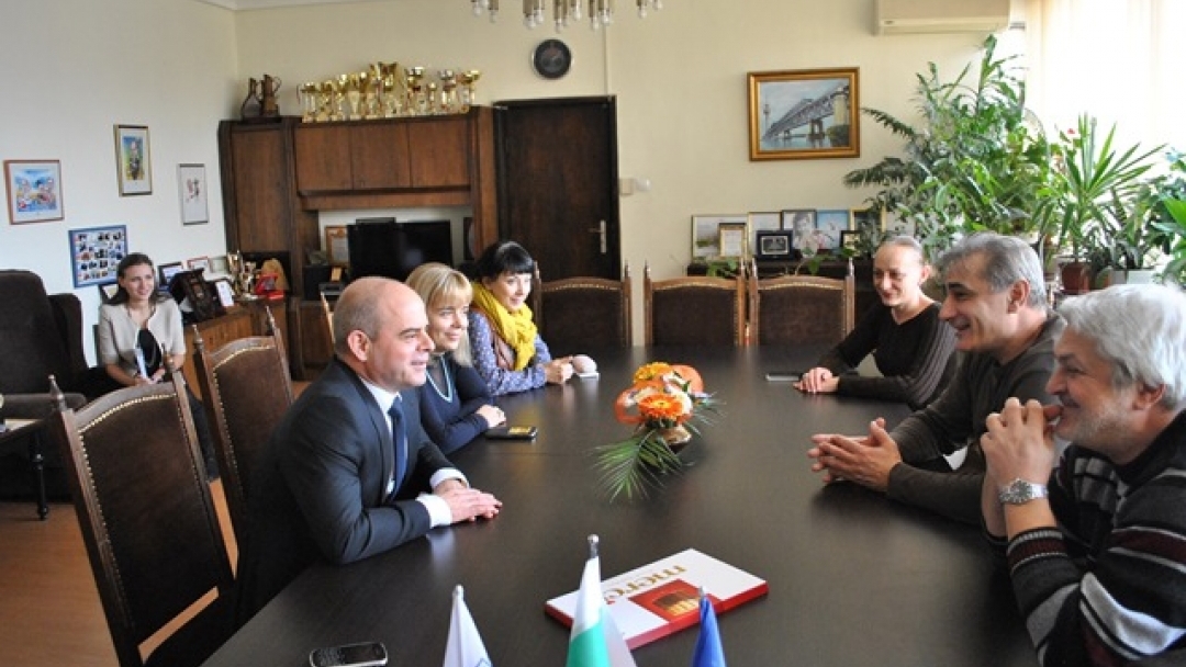 Кметът Пламен Стоилов  връчи златна значка на Христо Гърбов