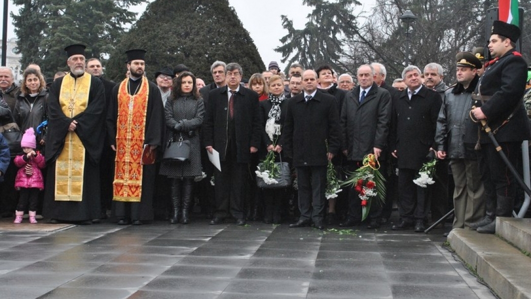 Русе отбеляза Националния празник с концерт на ансамбъл «Българе» и тържествена церемония 