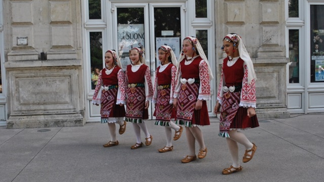 Кметът Пламен Стоилов пожела на учениците да намерят своето училище на изложението на средното образование в Русе
