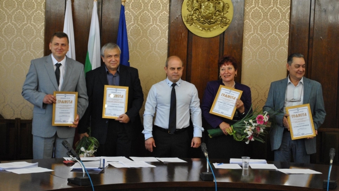 Грамоти за най-добрите мениджъри на общински търговски дружества 