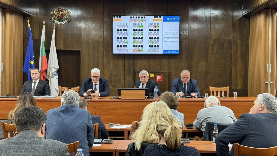 Бюджетът на Община Русе за 2025 г. бе одобрен на извънредно заседание на Общинския съвет